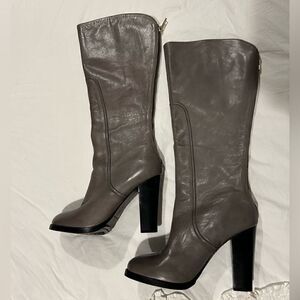 Elaine Turner “Claire” grey leather knee high boots EUC 9.5 gold zipper $475
